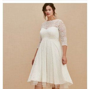 Torrid Lace Vintage Inspired Wedding dress - Ivory